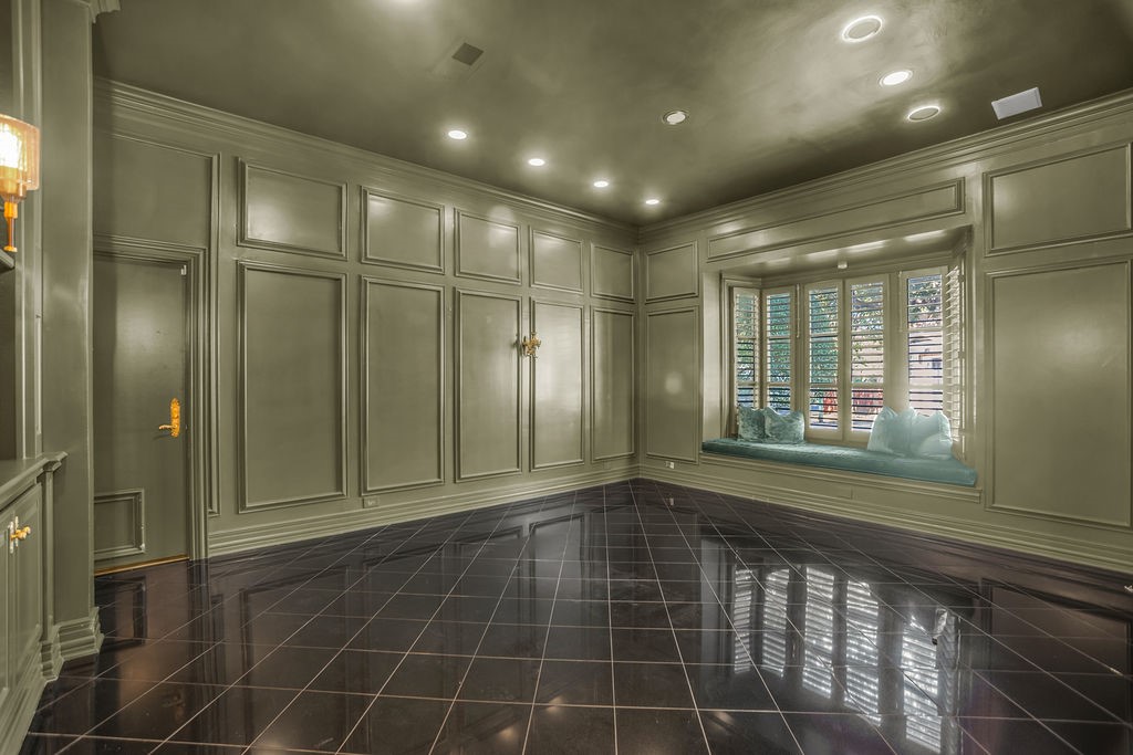 3802 S Versailles Avenue Dallas TX 75209