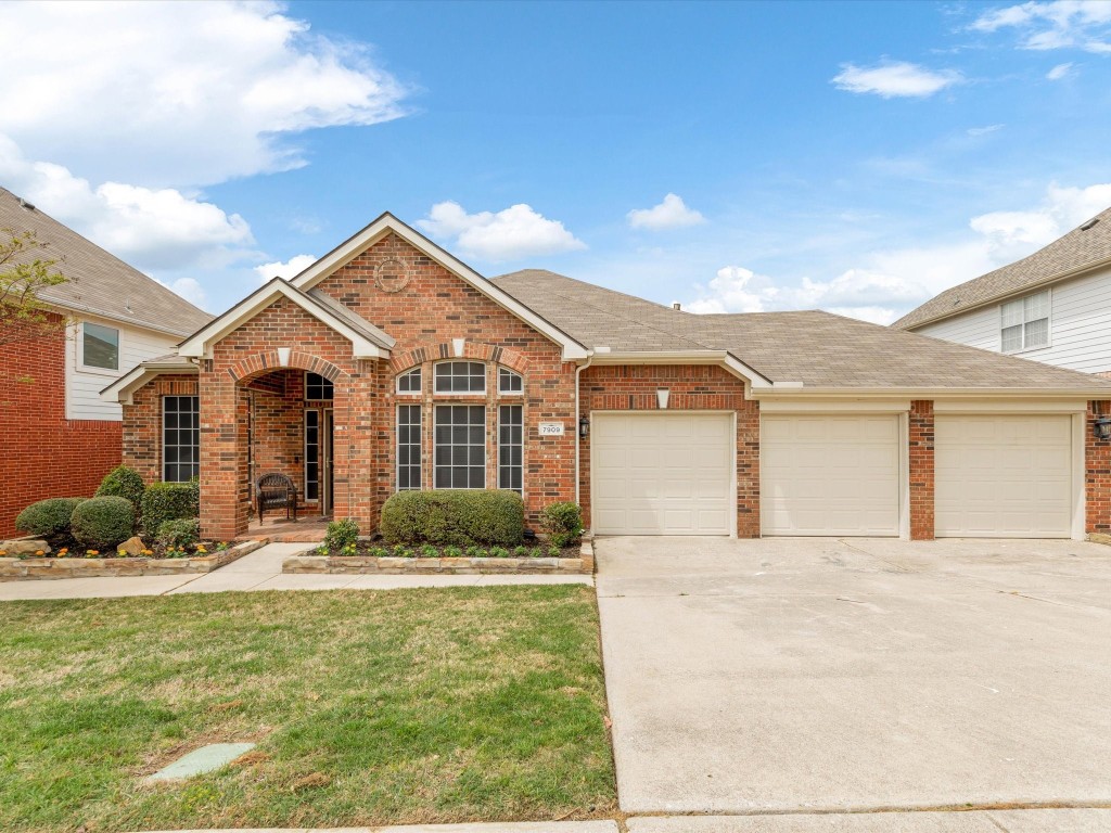 7909 Parkwood Plaza Drive Fort Worth TX 76137