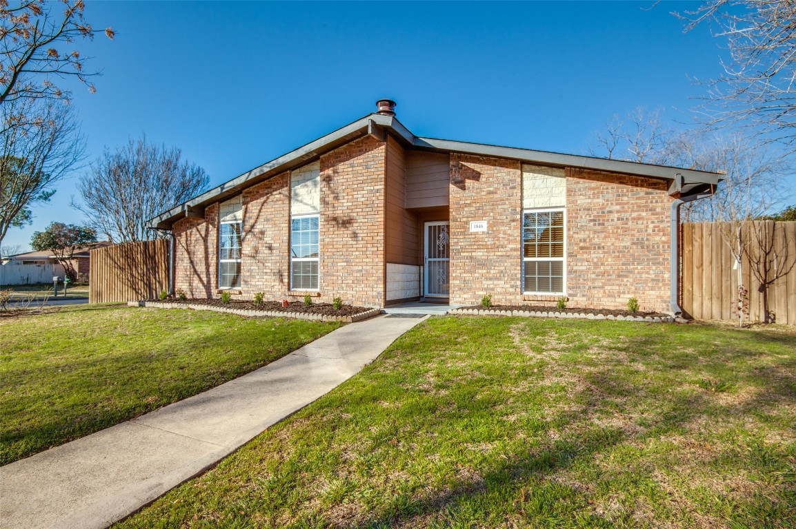 1846 Sandra Lane Grand Prairie TX 75052