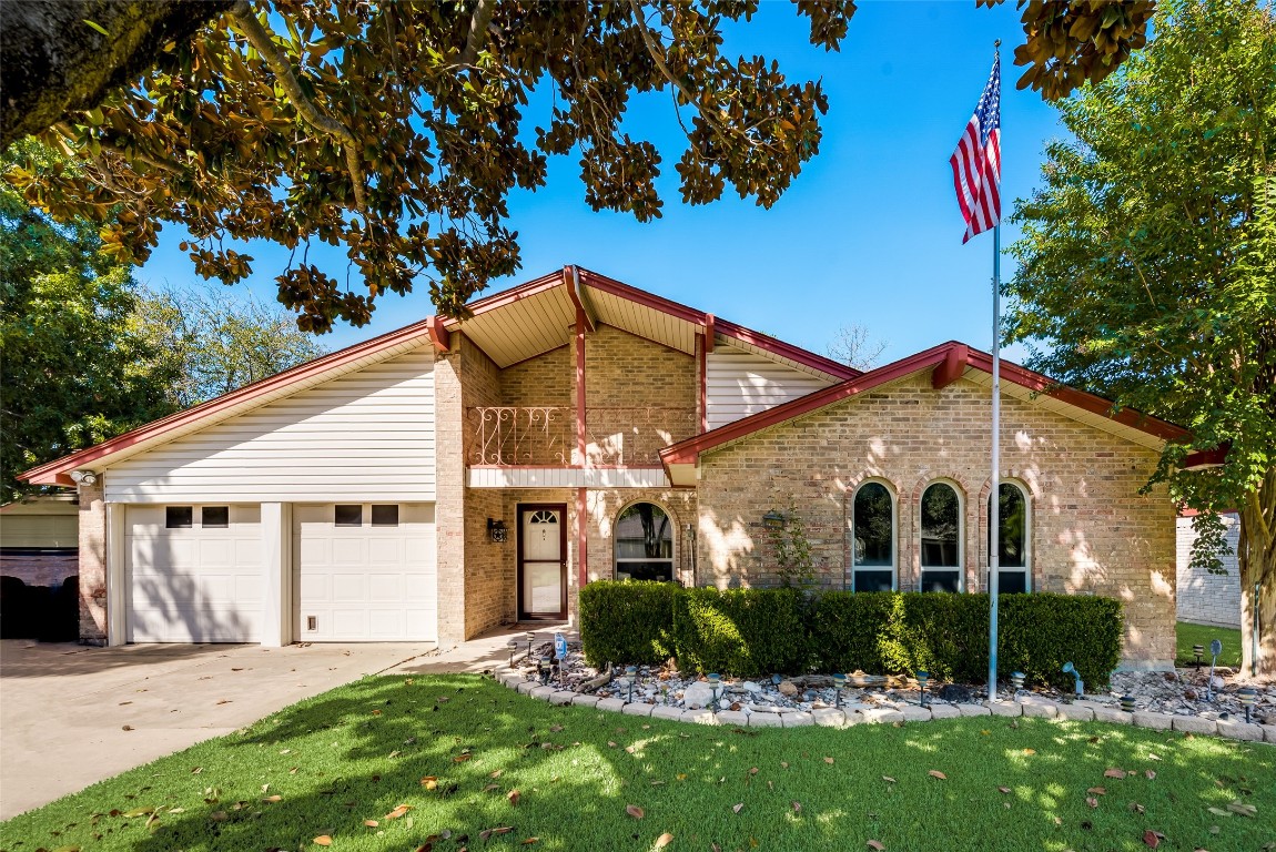 1005 Holly Hill Court Arlington TX 76014
