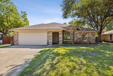 1225 Usher Street Benbrook TX 76126