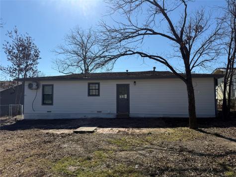 1114 W Mesquite Street Coleman TX 76834