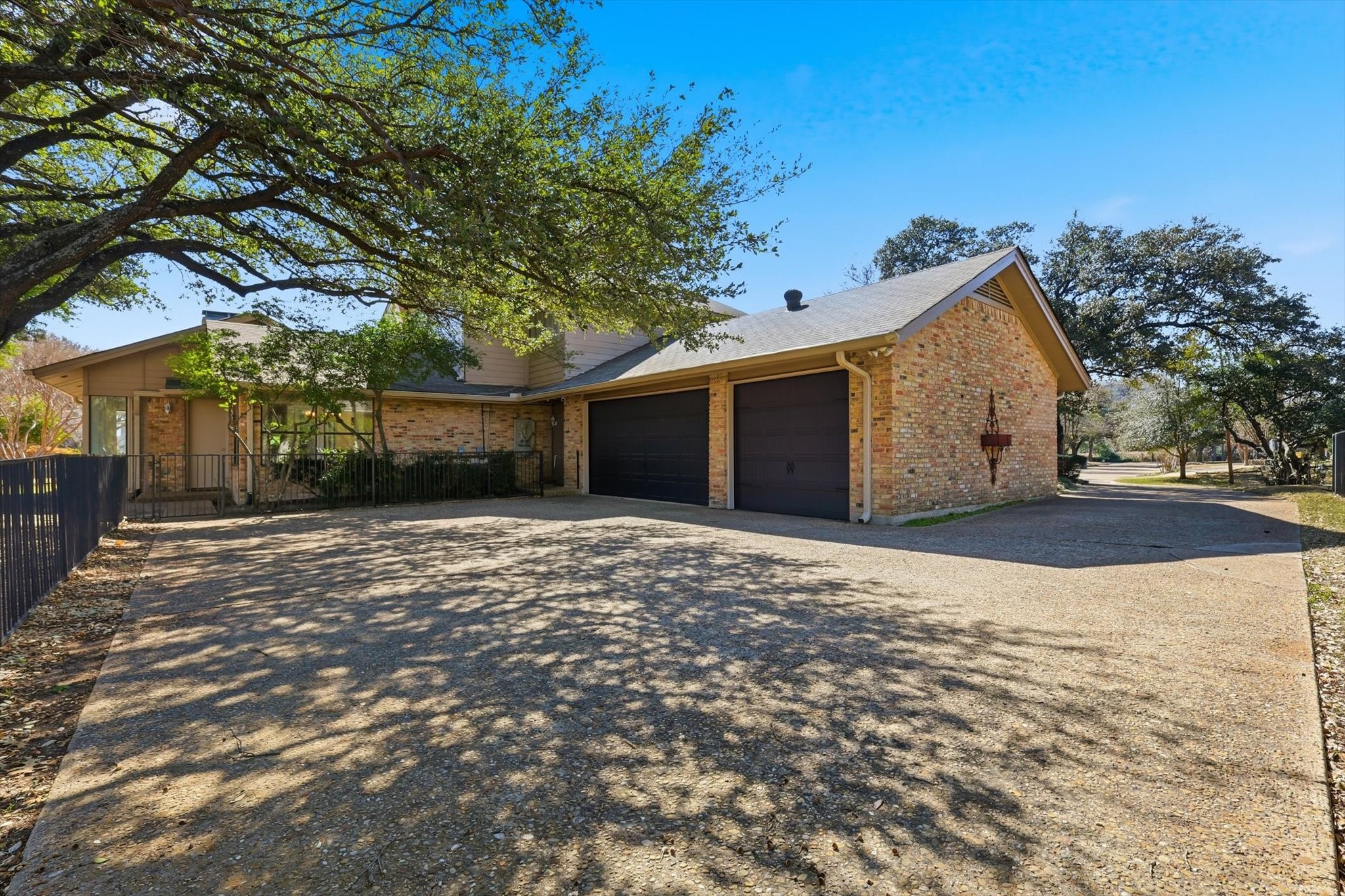 5806 Bent Trail Dallas TX 75248