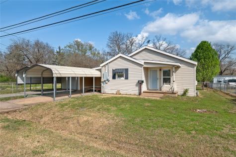 1304 Albert Broadfoot Street Bonham TX 75418