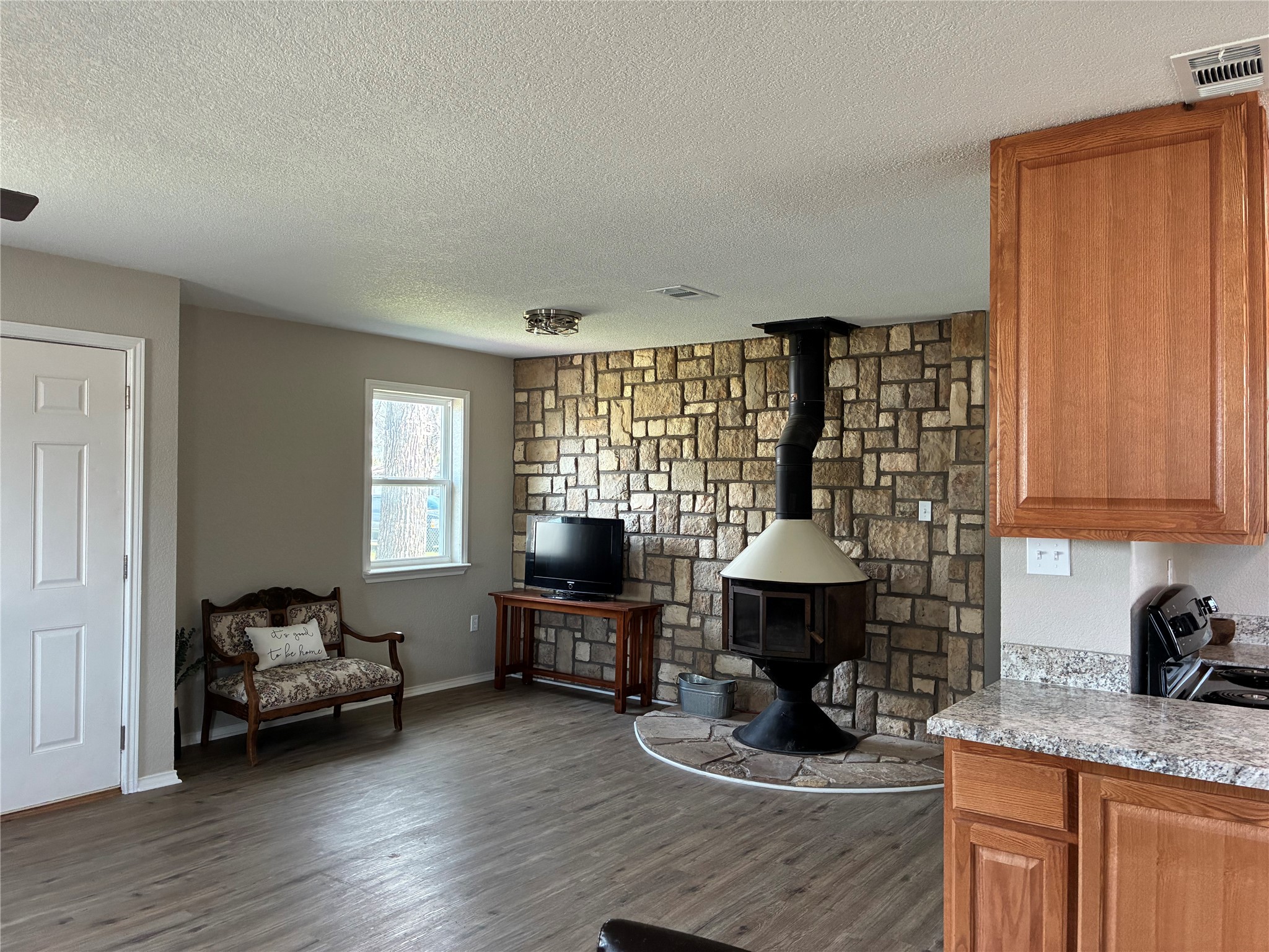 5066 E Highway 199 Springtown TX 76082
