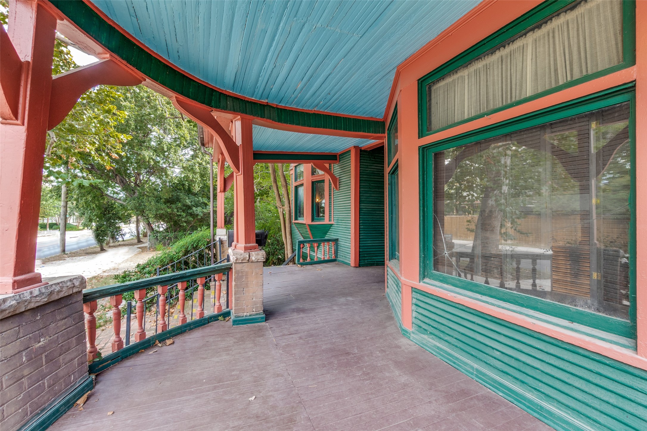 713 N Carroll Avenue Dallas TX 75246