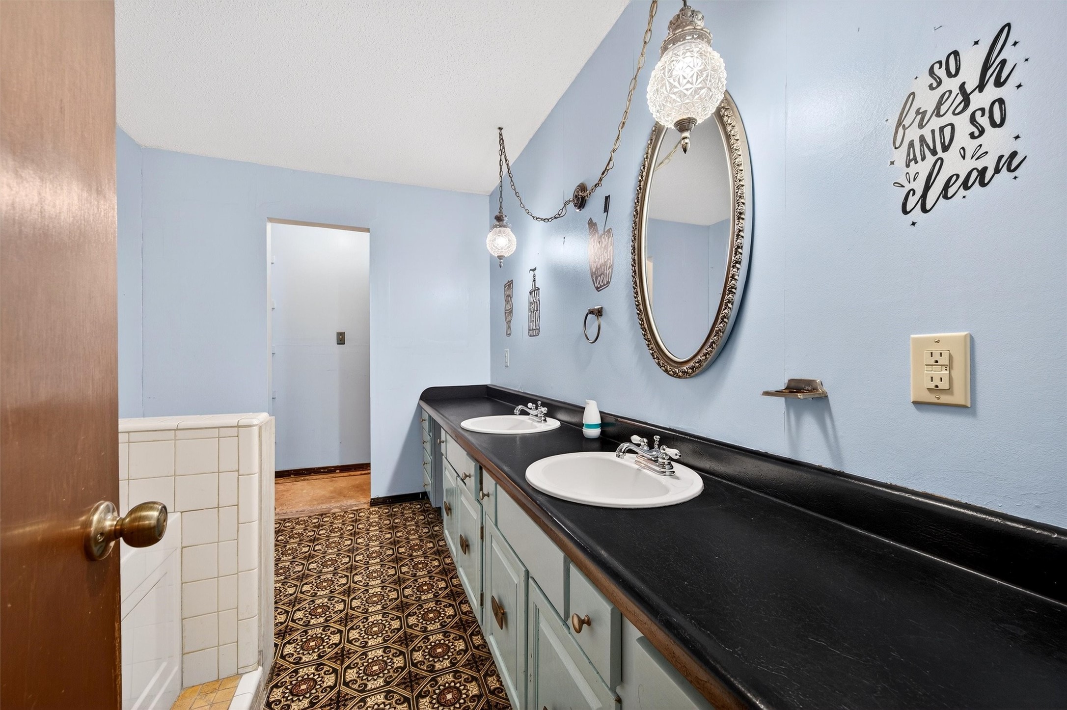1839 County Road 121 Gainesville TX 76240