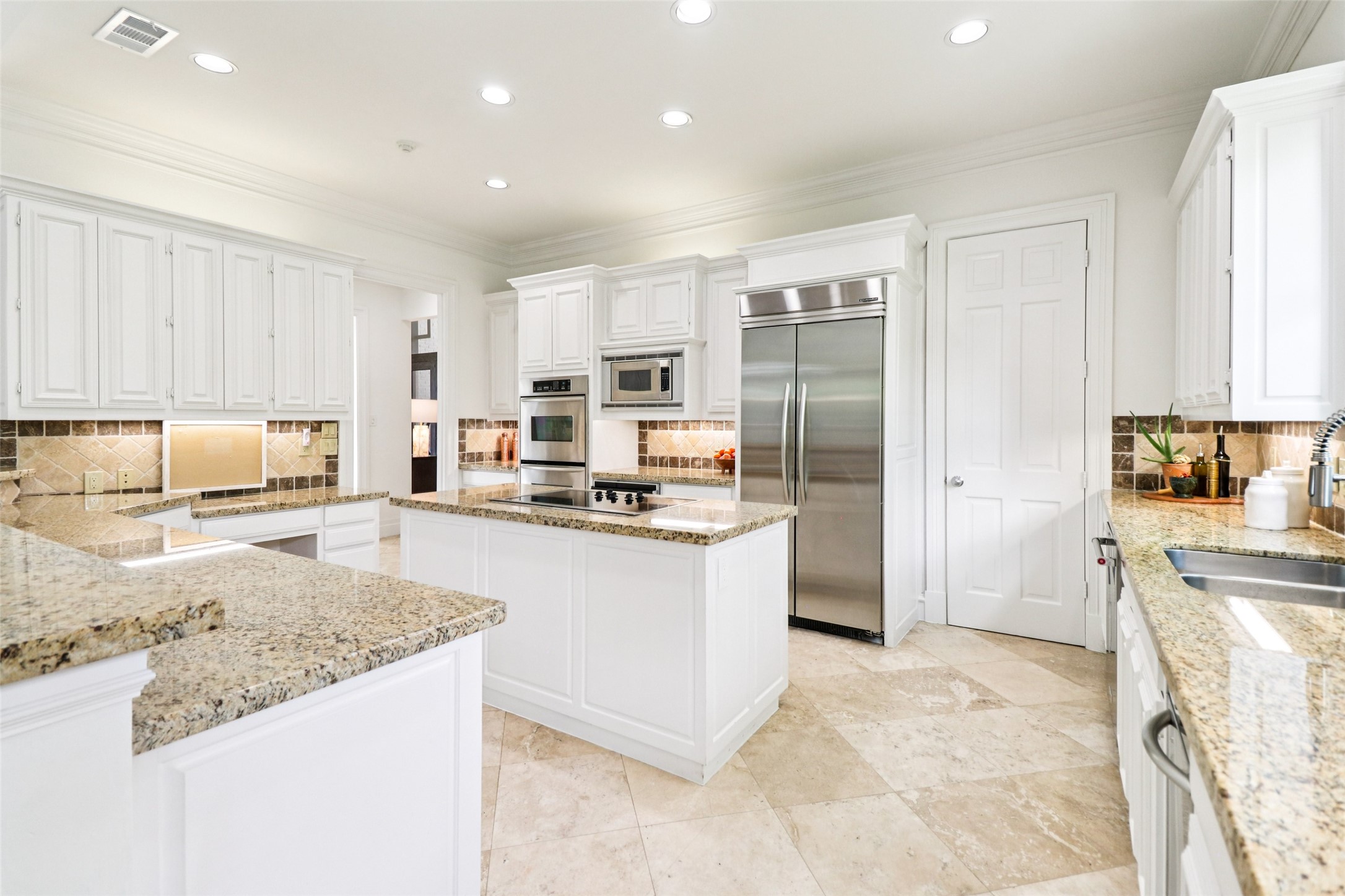17704 Cedar Creek Canyon Drive Dallas TX 75252