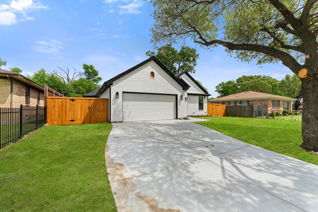 1540 Gardenside Drive Dallas TX 75217