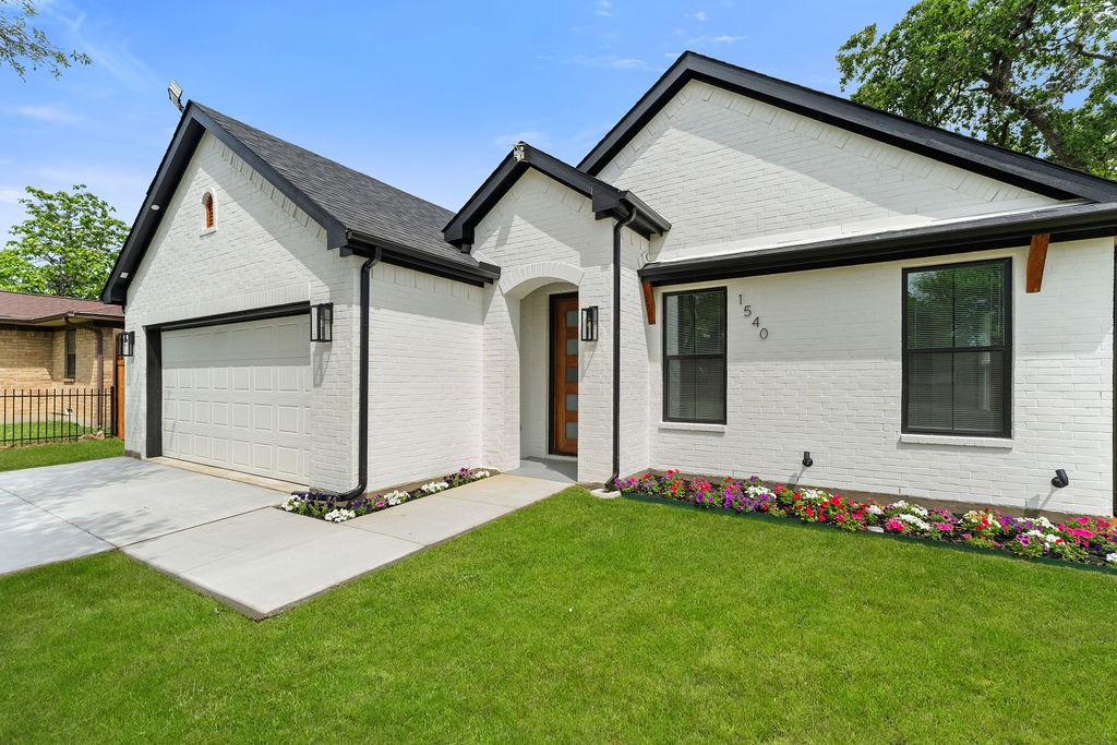 1540 Gardenside Drive Dallas TX 75217