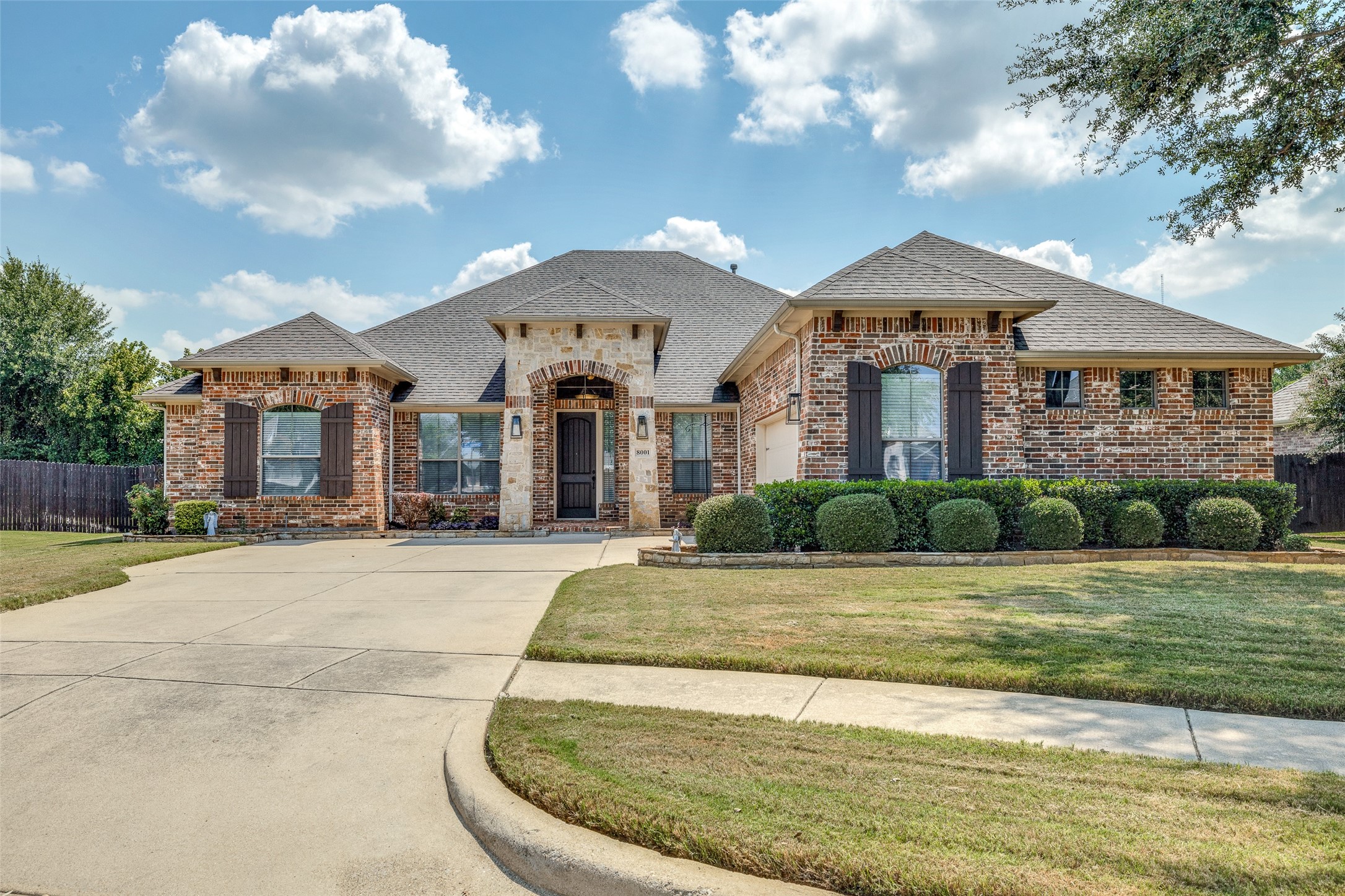 8001 Comstock Drive Arlington TX 76001