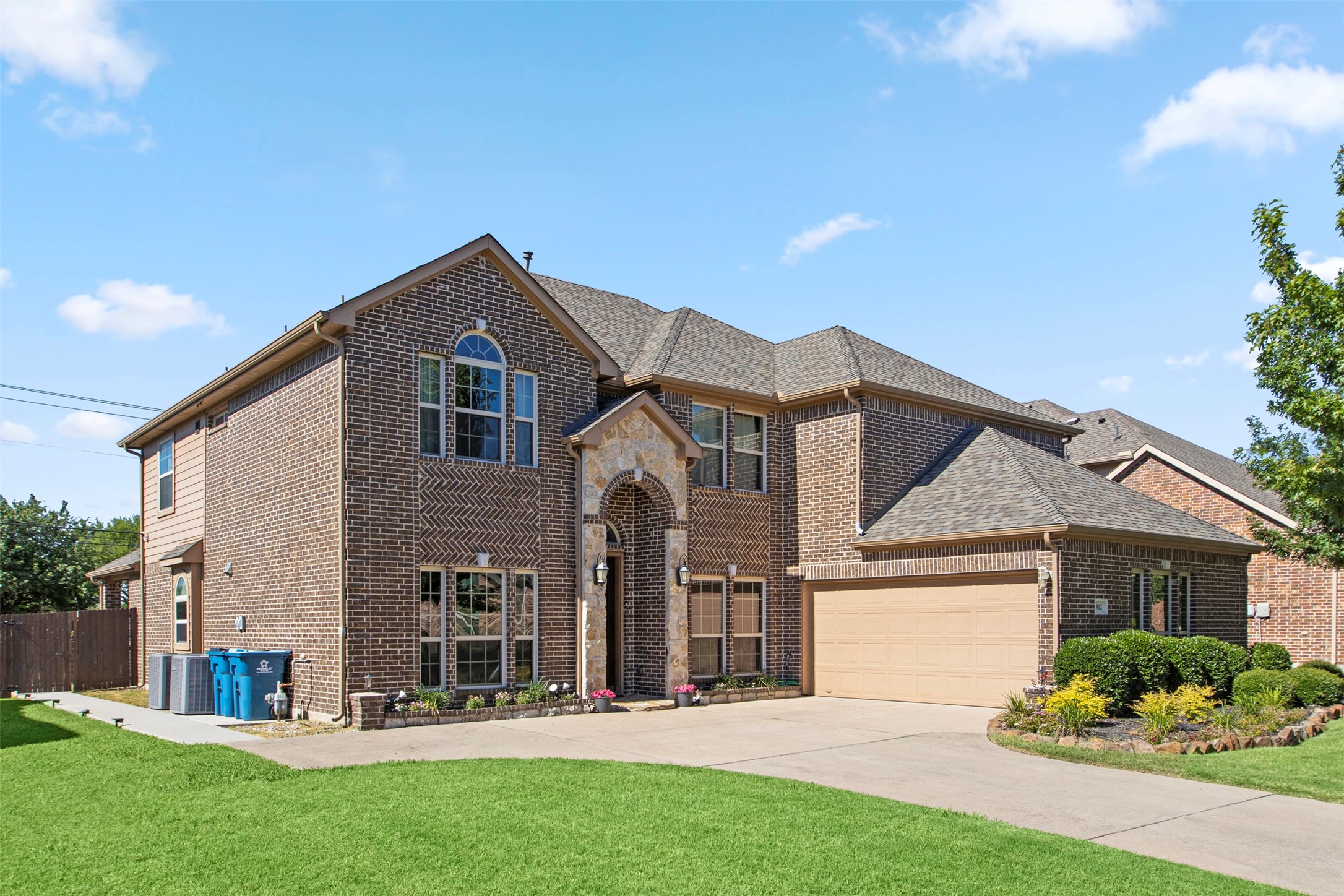 912 Danbury Drive Desoto TX 75115