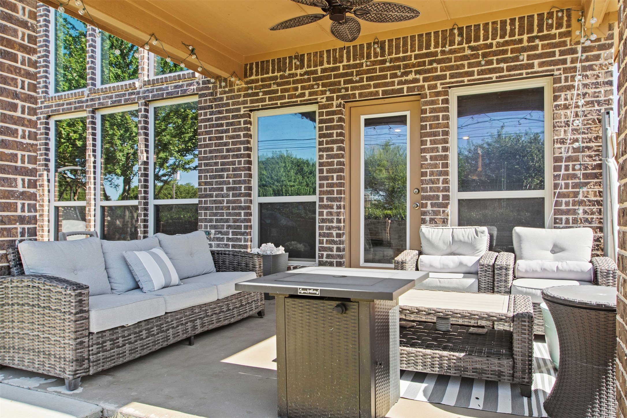912 Danbury Drive Desoto TX 75115