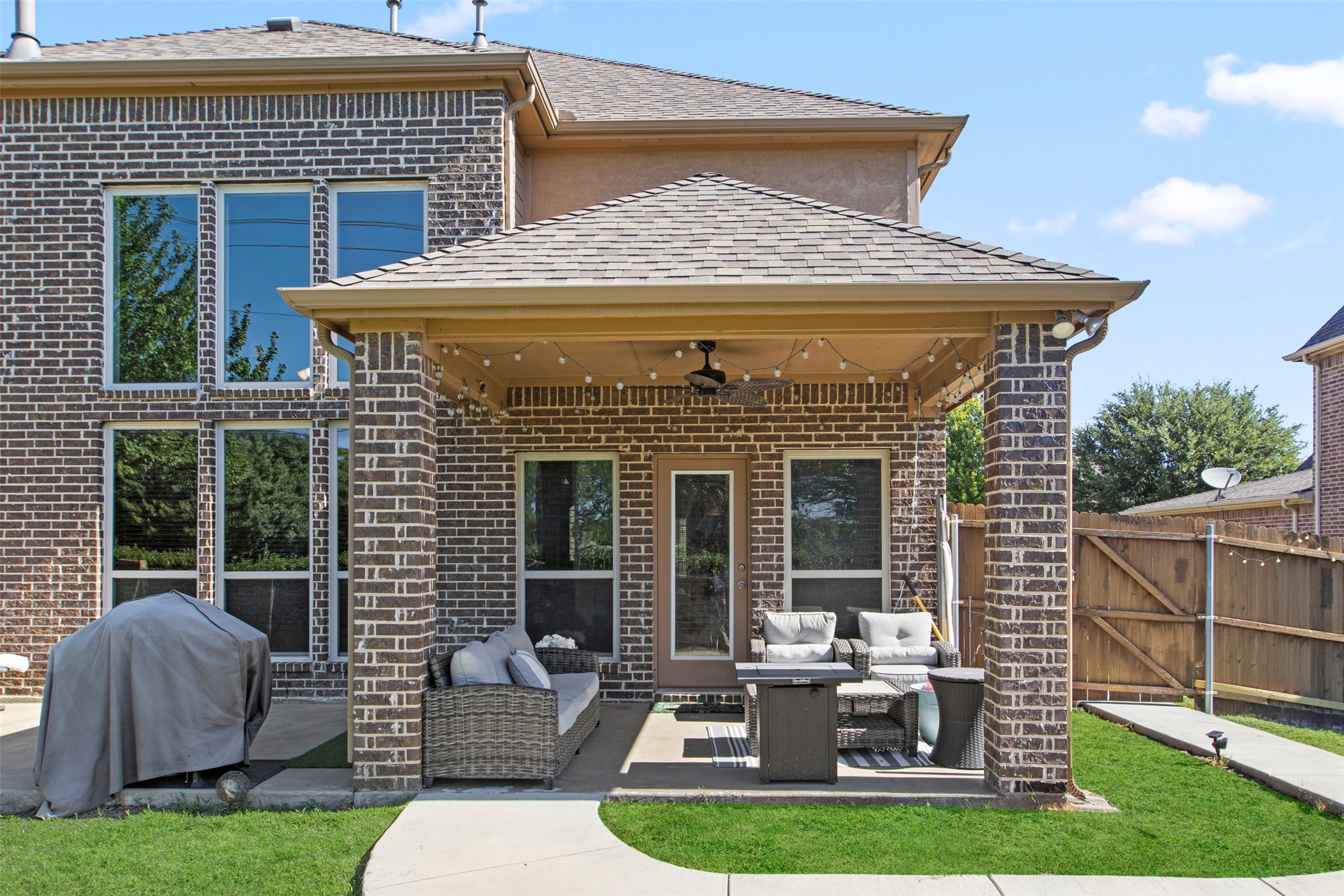912 Danbury Drive Desoto TX 75115