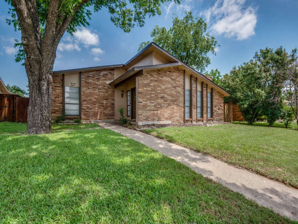 7015 Cloverglen Drive Dallas TX 75249