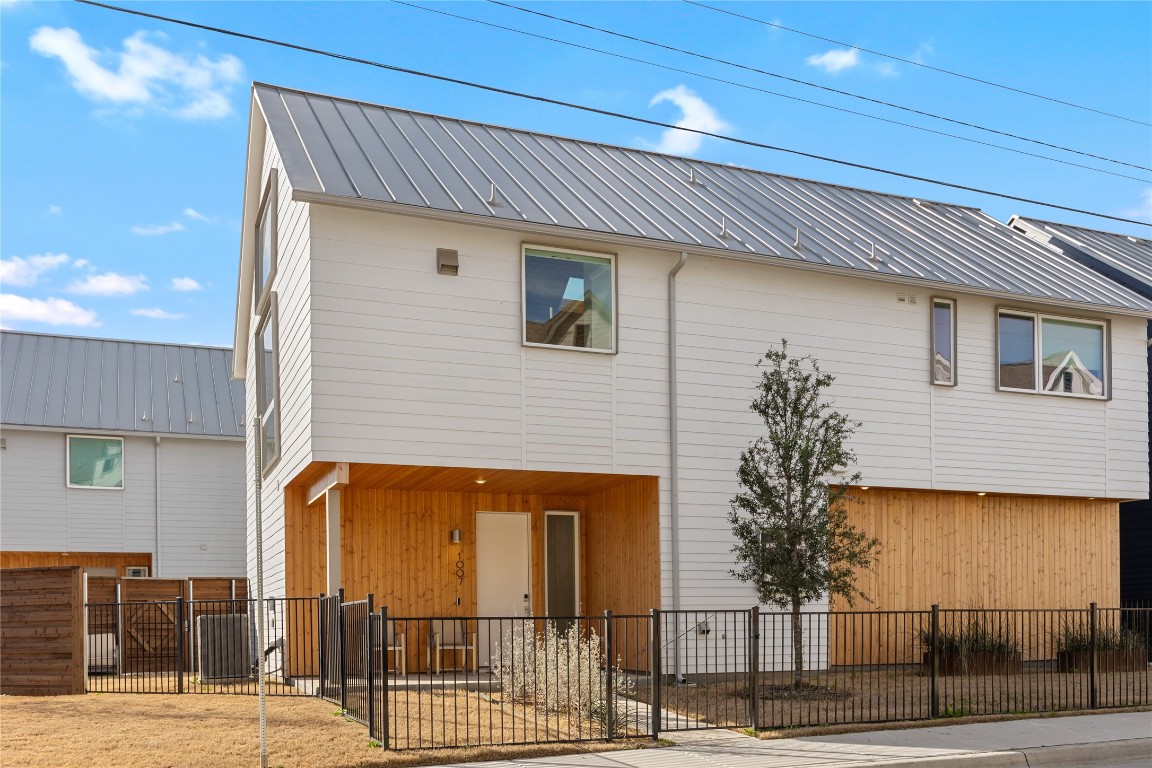 1007 Barsotti Court Dallas TX 75212