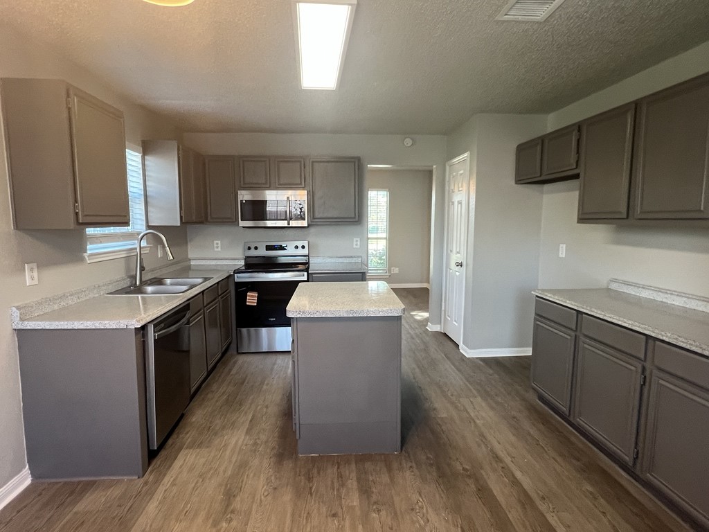 704 Inglewood Trail Desoto TX 75115