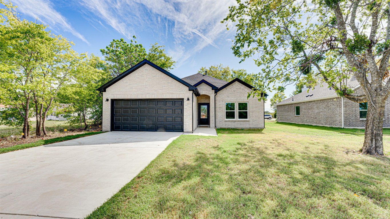 512 N 5th Street Quinlan TX 75474