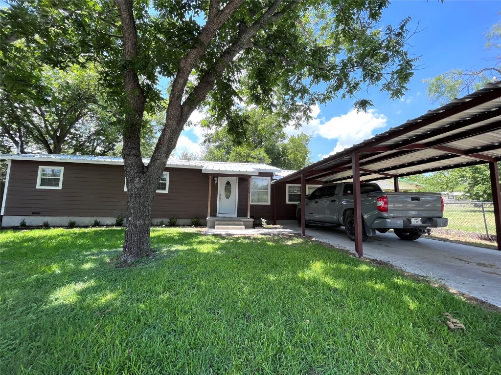 109 N Ervin Street Comanche TX 76442