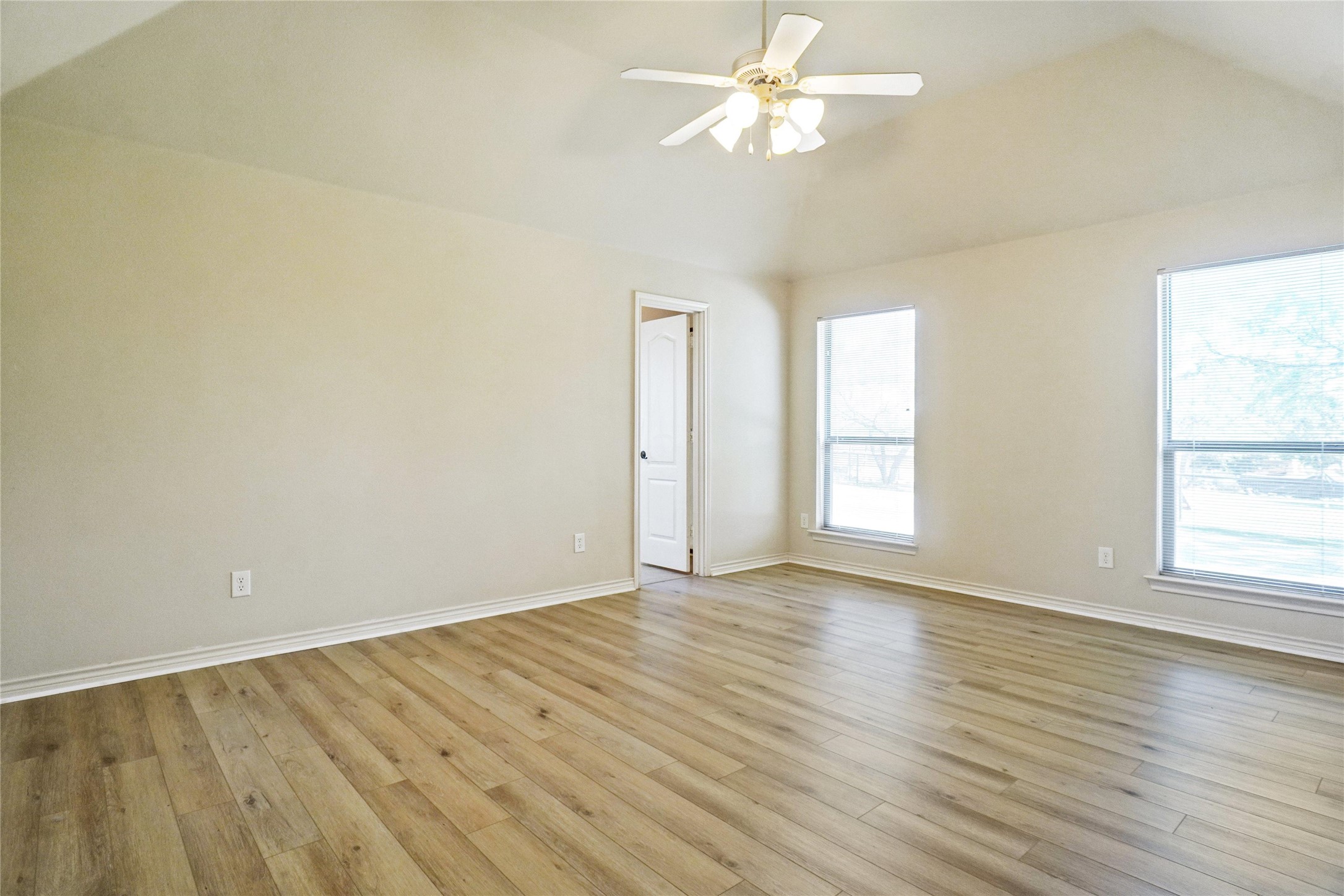 177 Lost Oak Drive Azle TX 76020
