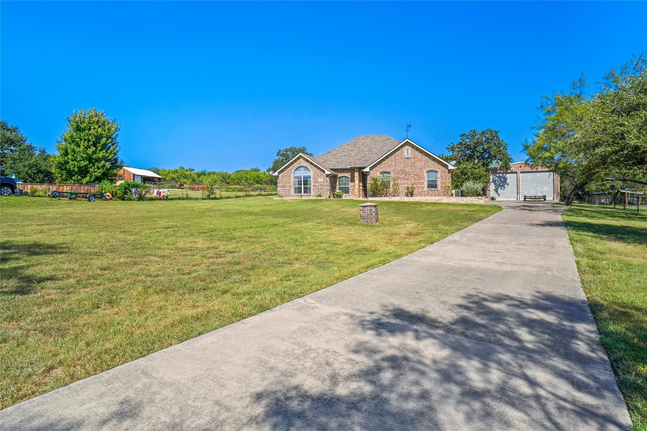 177 Lost Oak Drive Azle TX 76020
