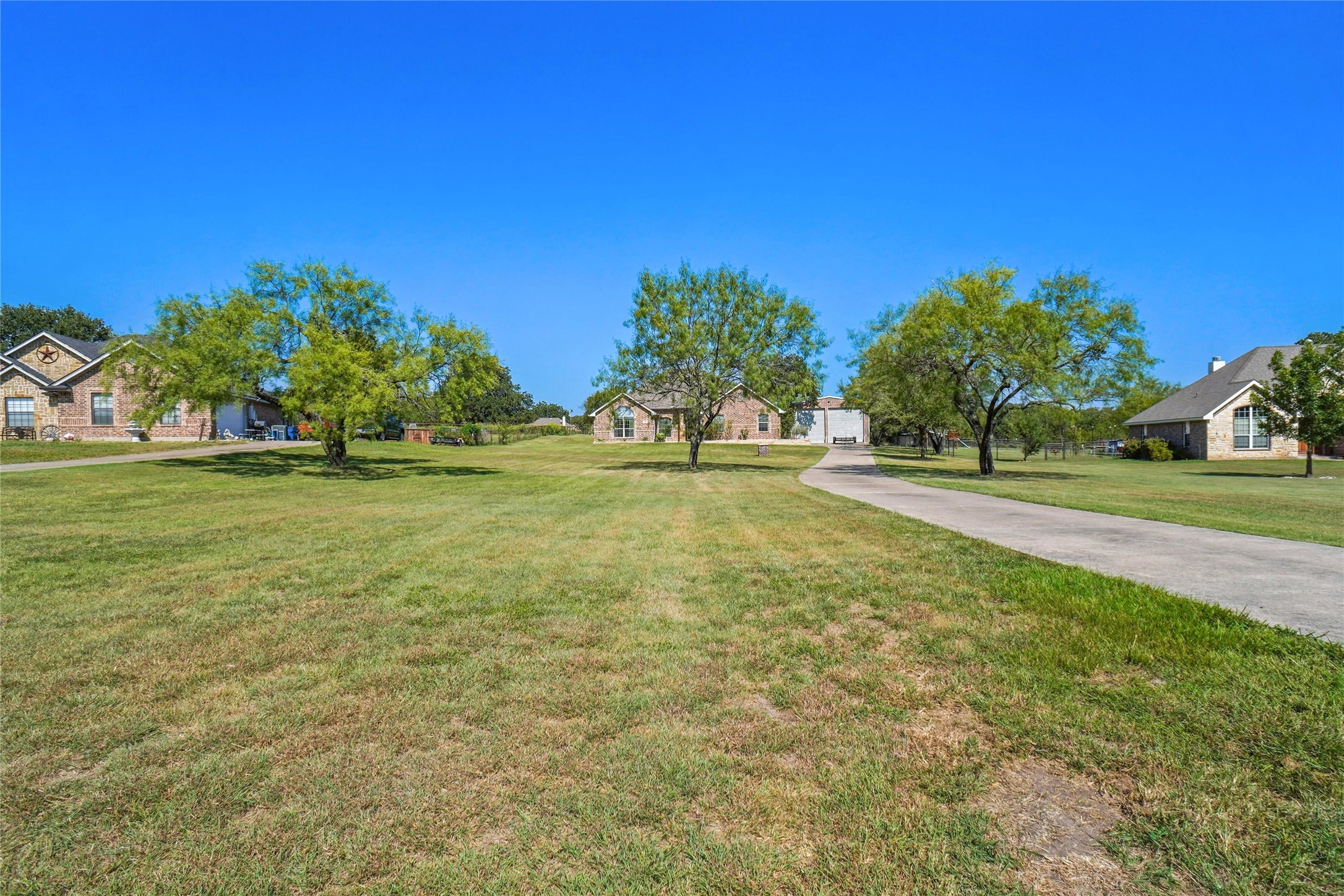 177 Lost Oak Drive Azle TX 76020