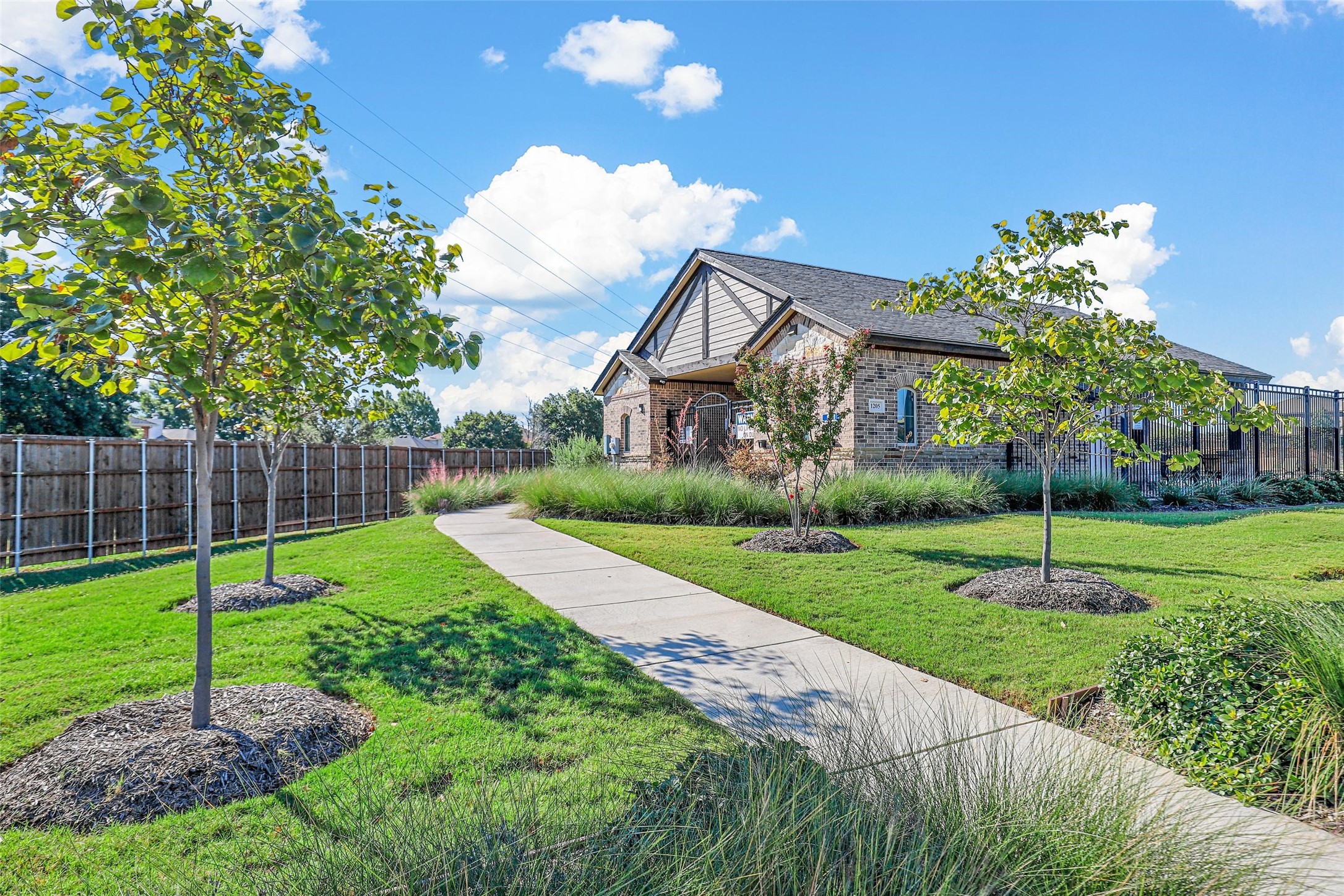 1209 Weeting Lane Saginaw TX 76131