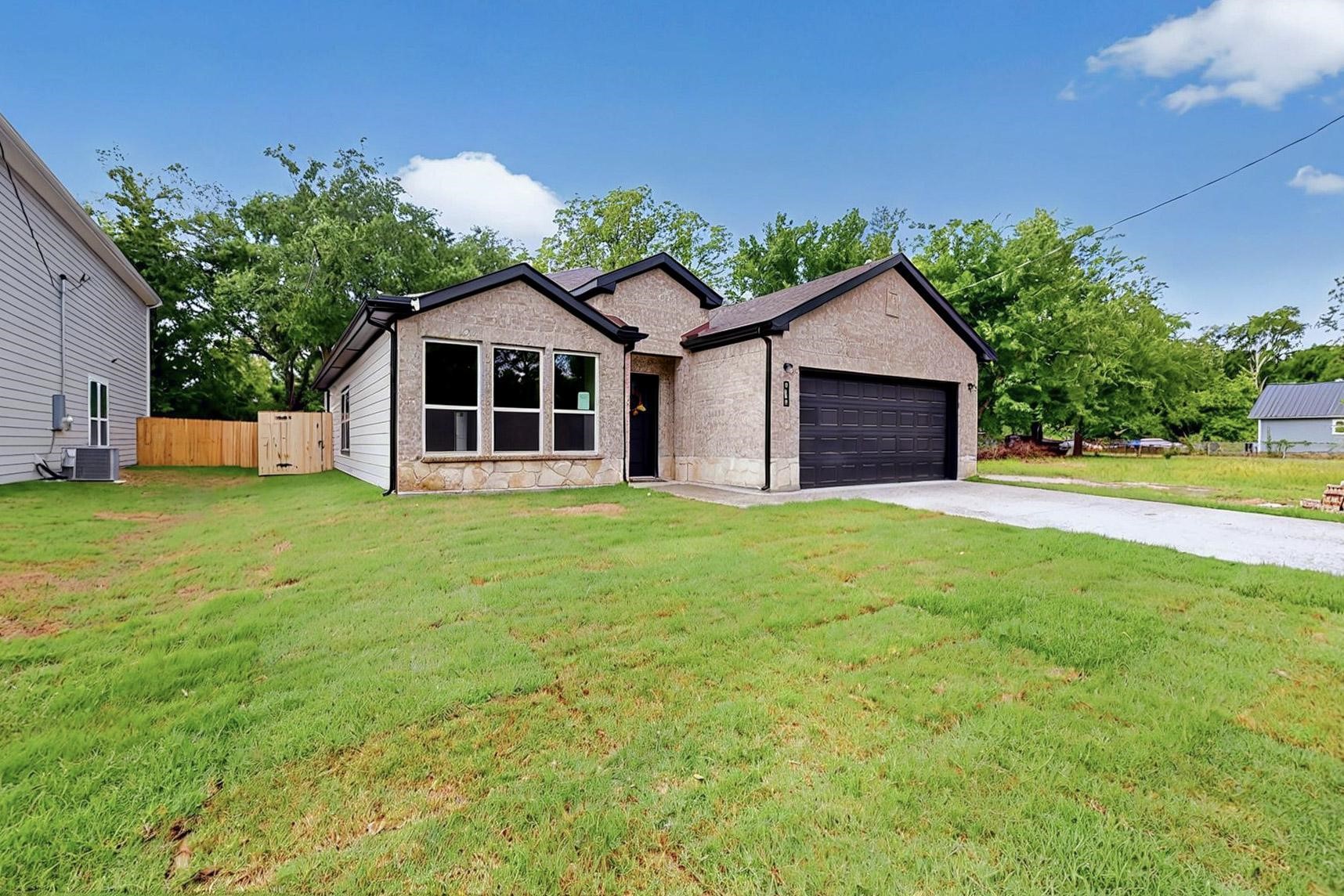415 Martin Luther King Jr Street Sulphur Springs TX 75482