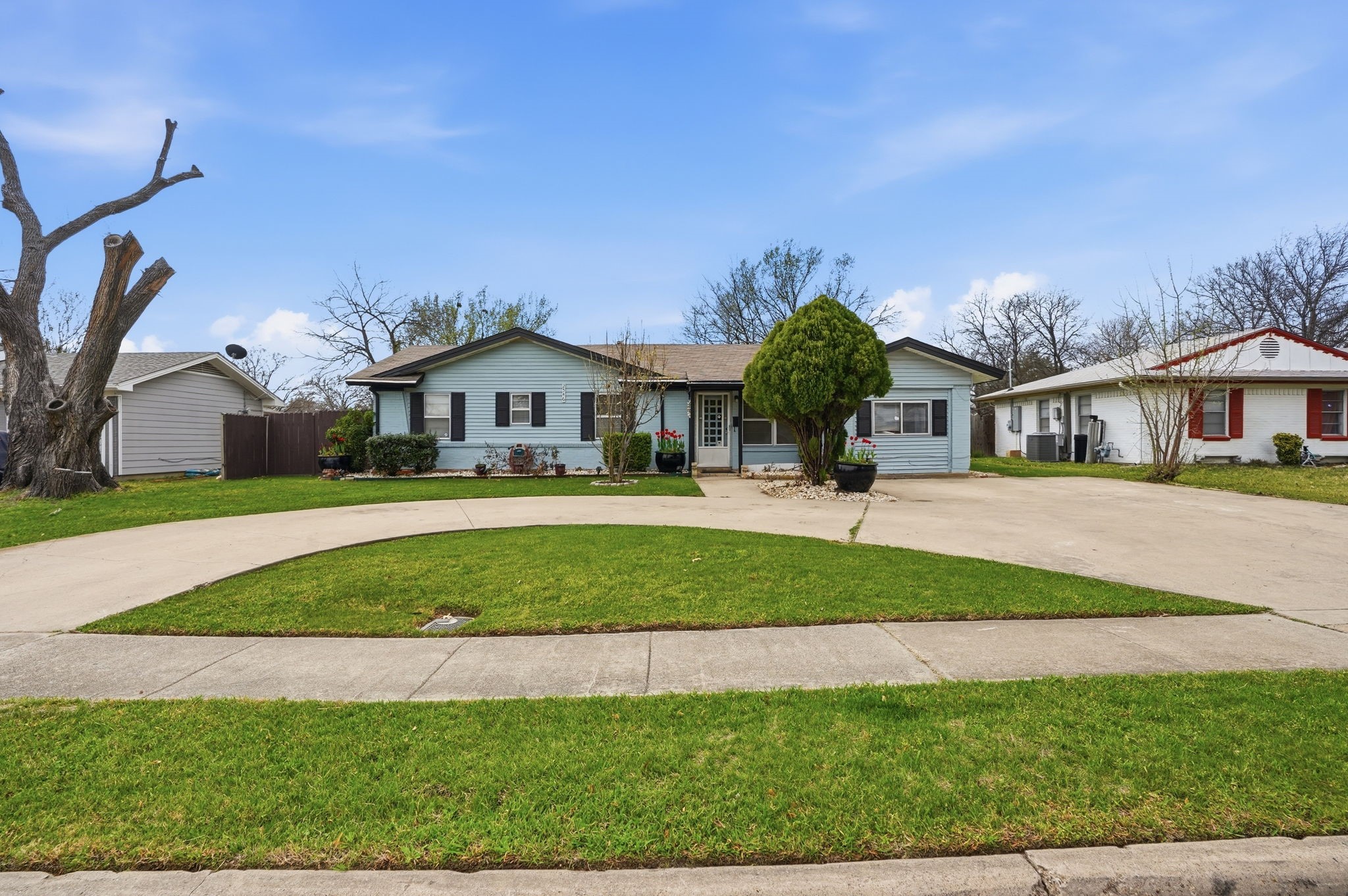 2546 W Rochelle Road Irving TX 75062