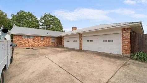 2671 Peavy Road Dallas TX 75228