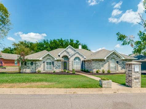 821 Hunters Glen Trail Fort Worth TX 76120