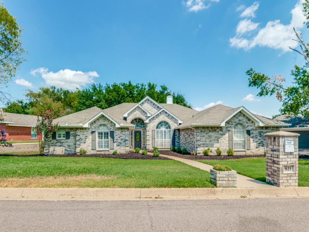 821 Hunters Glen Trail Fort Worth TX 76120