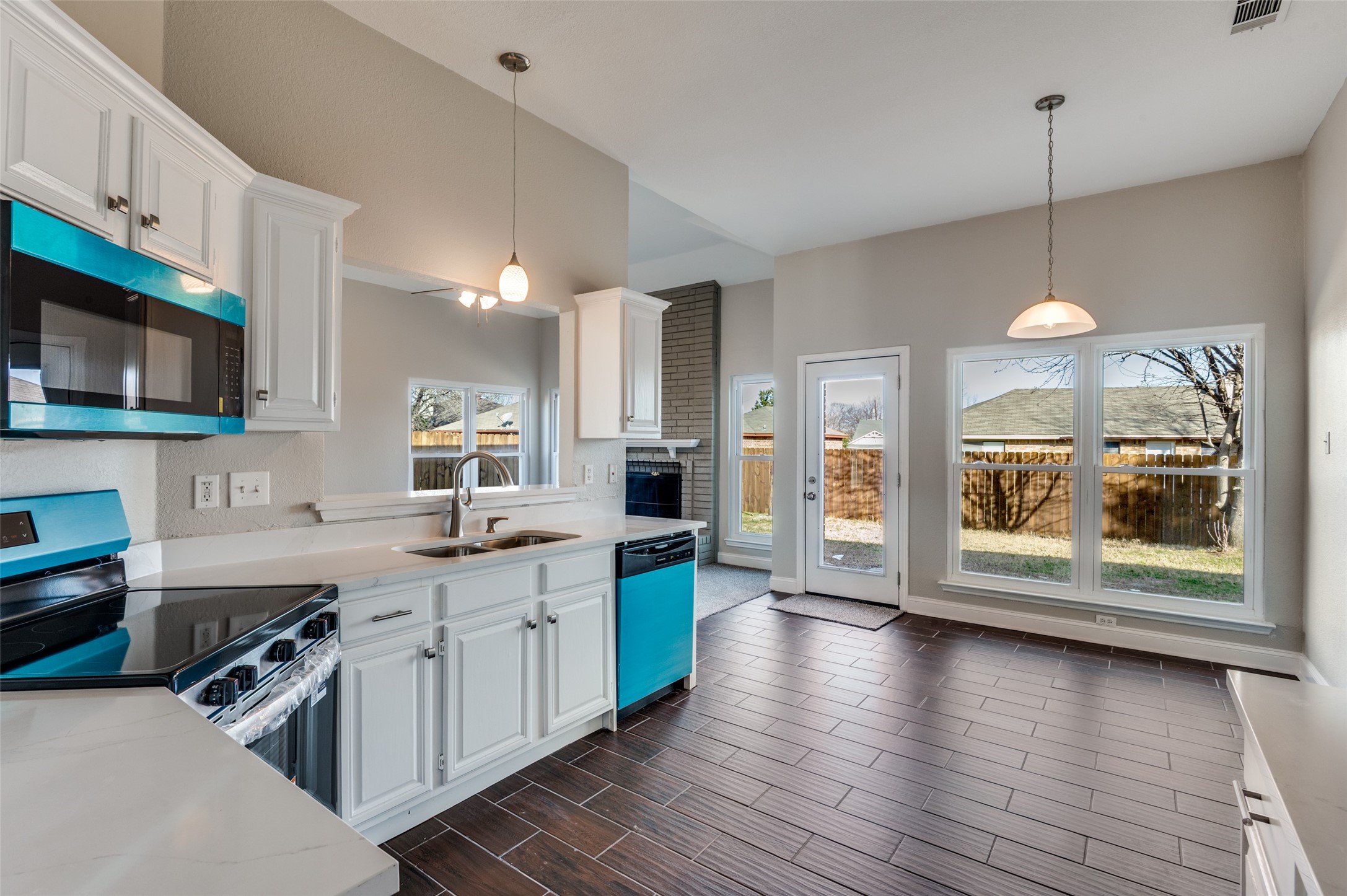 670 Honeysuckle Lane Cedar Hill TX 75104