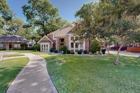 901 Sunningdale Circle Garland TX 75044