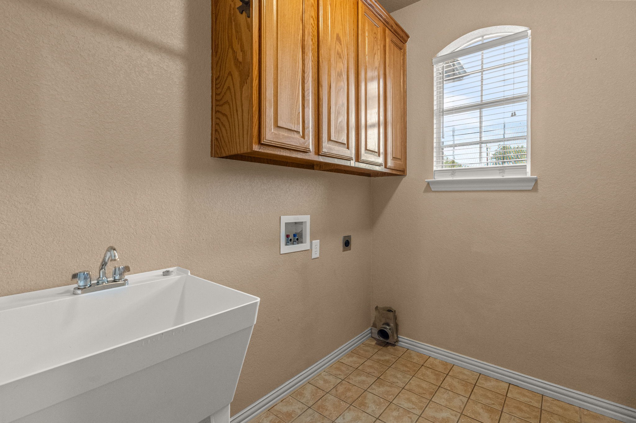 6501 Indian Trail Sanger TX 76266
