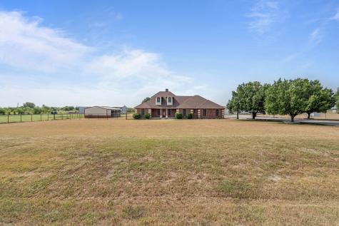 6501 Indian Trail Sanger TX 76266