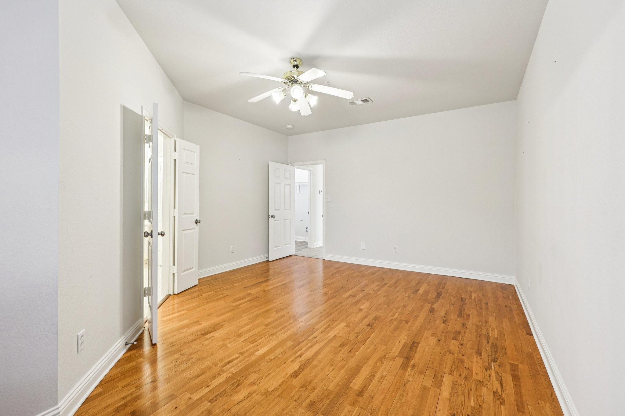 458 Richmond Street Irving TX 75063