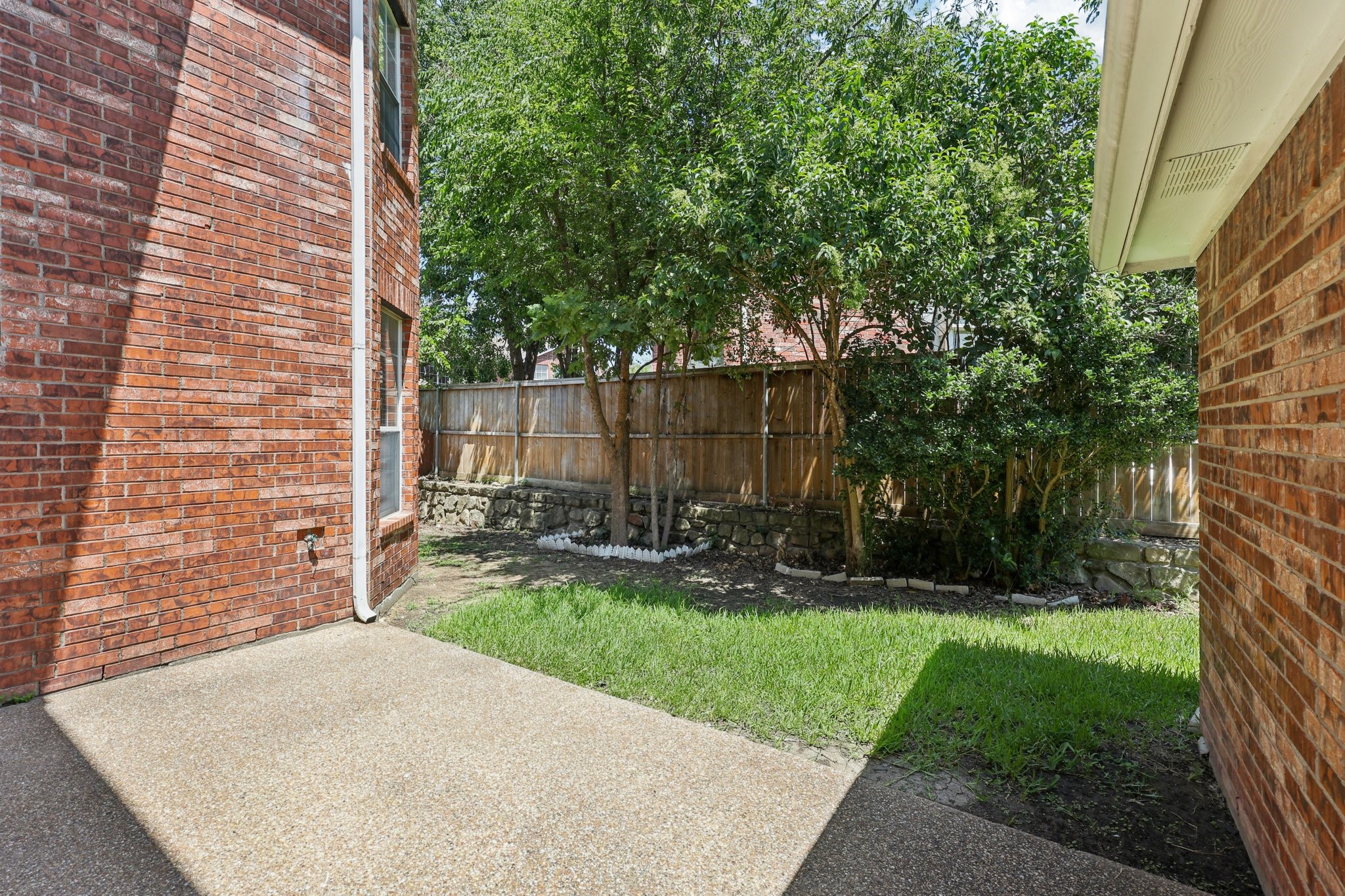 458 Richmond Street Irving TX 75063
