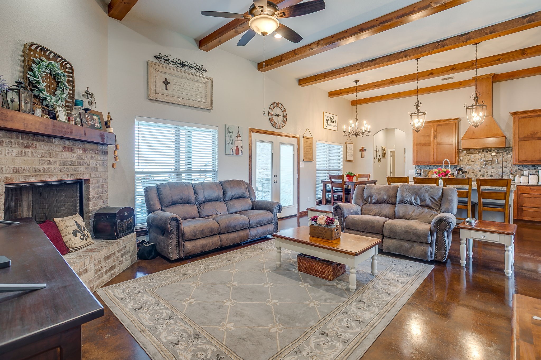 8071 County Road 105 Grandview TX 76050