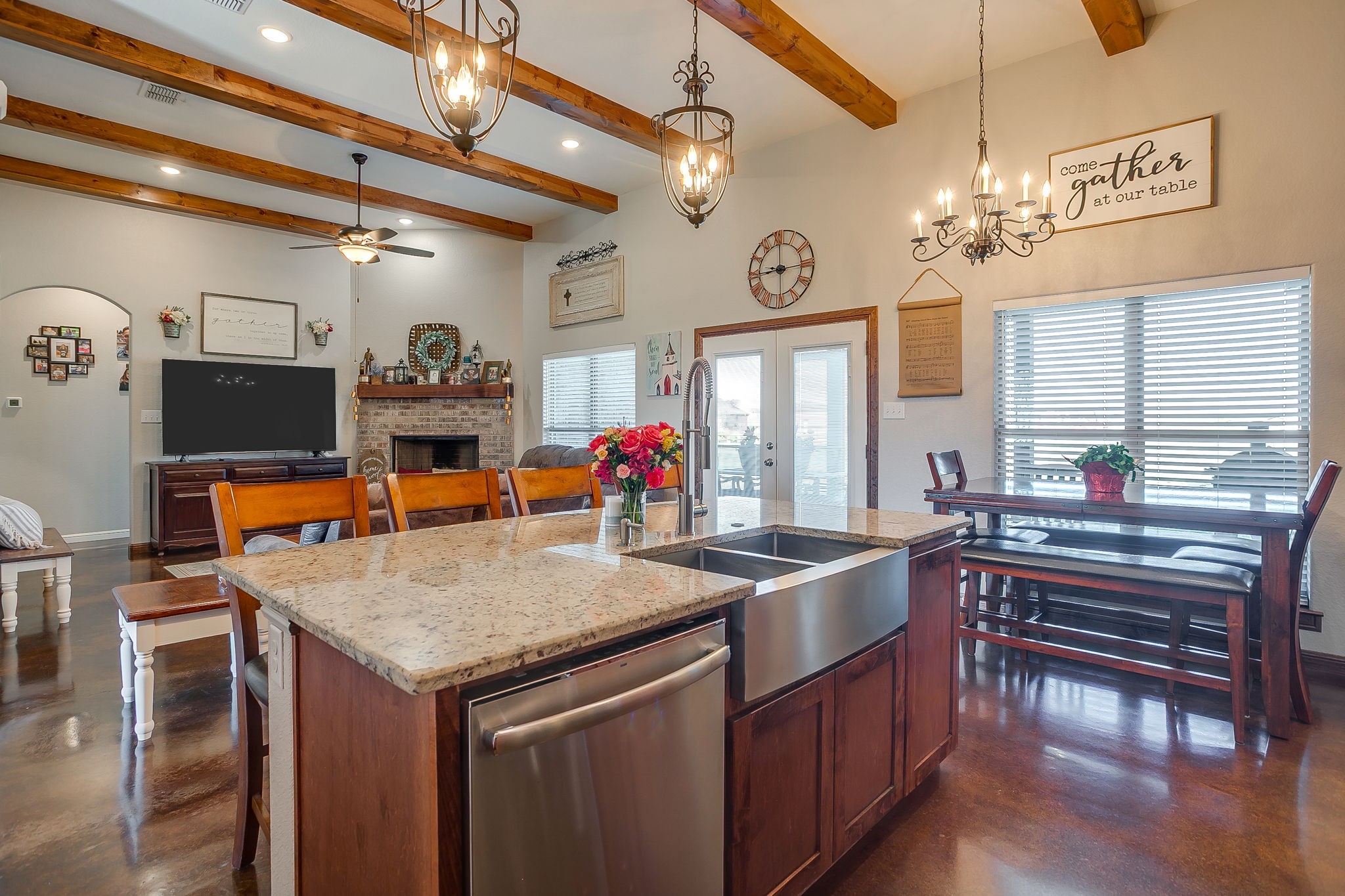 8071 County Road 105 Grandview TX 76050