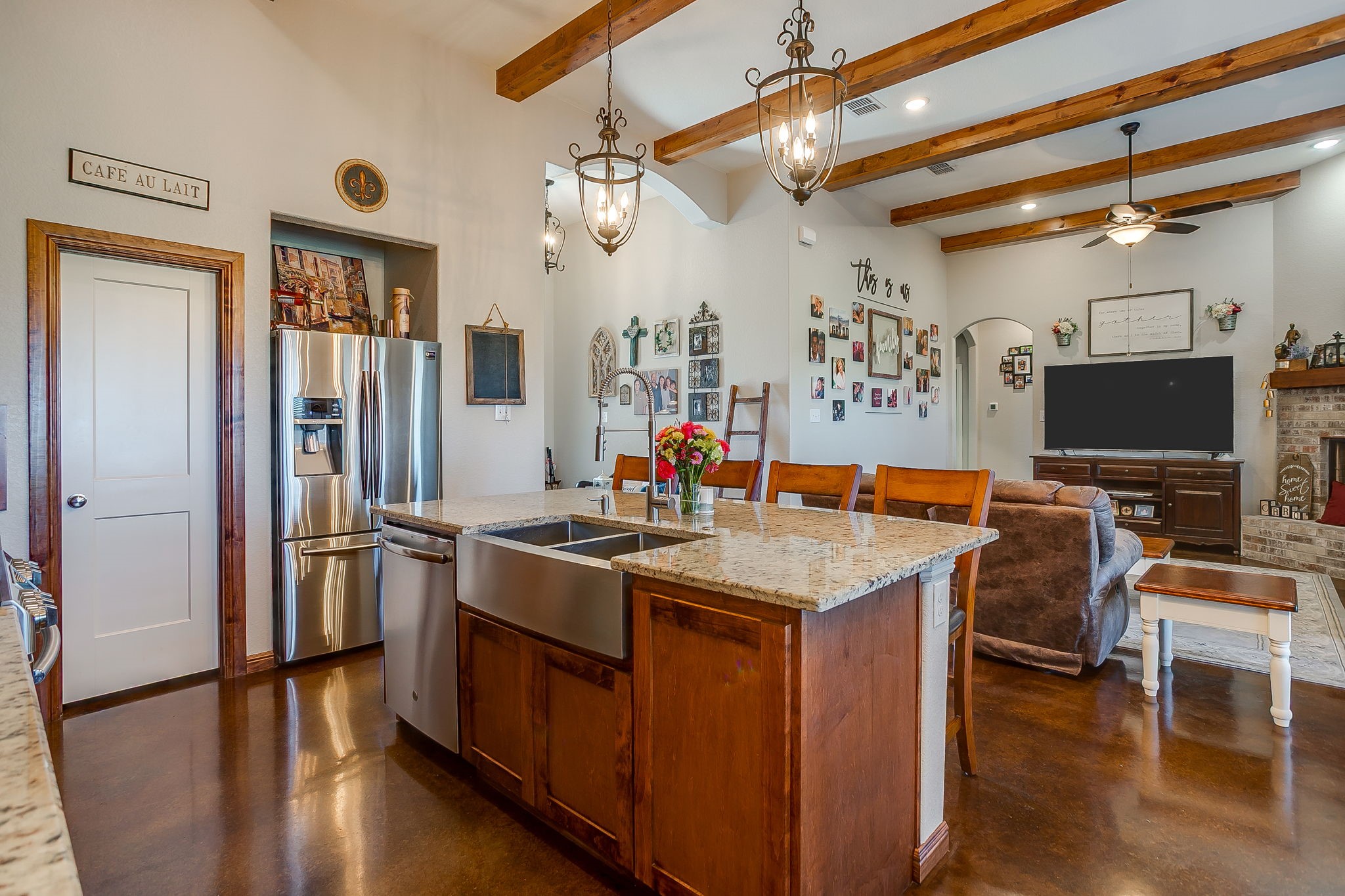 8071 County Road 105 Grandview TX 76050