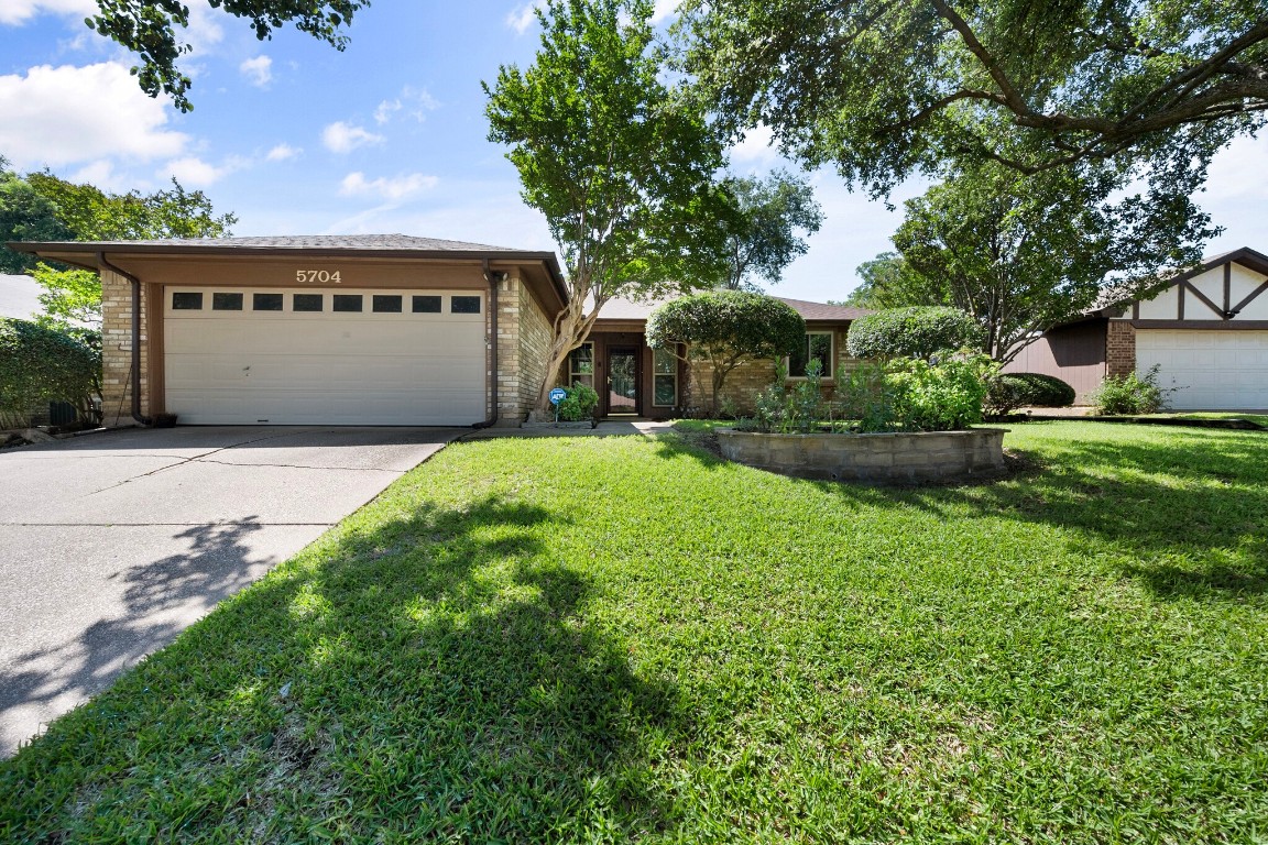 5704 Valley Meadow Drive Arlington TX 76016