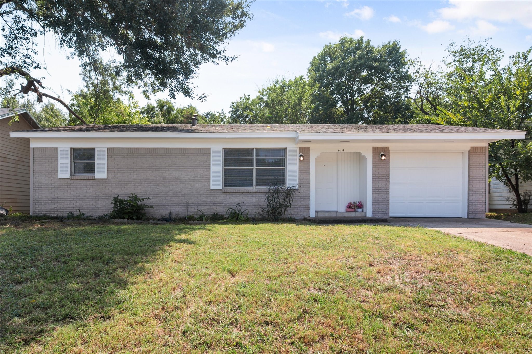 414 E Lilly Lane Arlington TX 76010