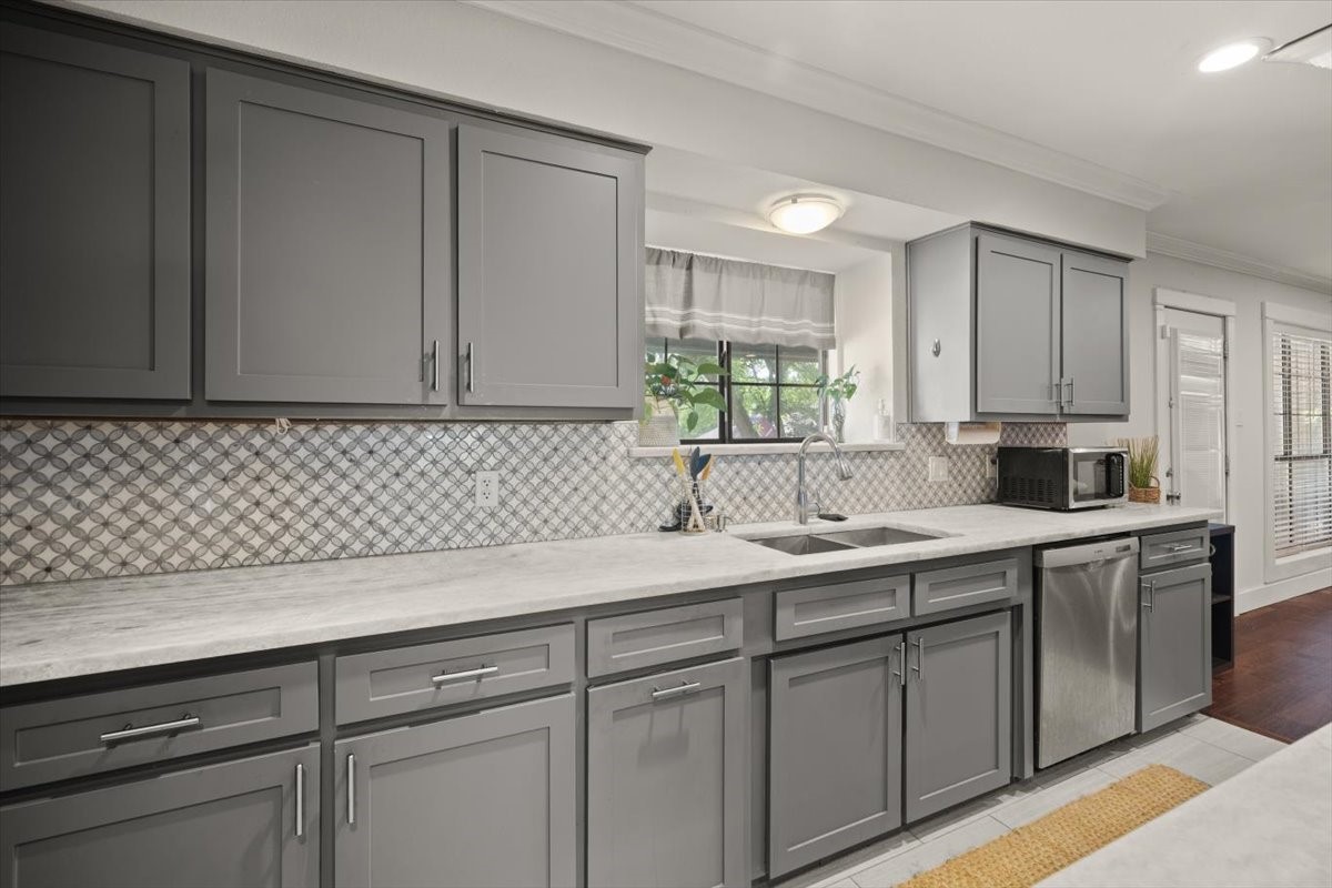 2123 Wilson Drive Arlington TX 76011