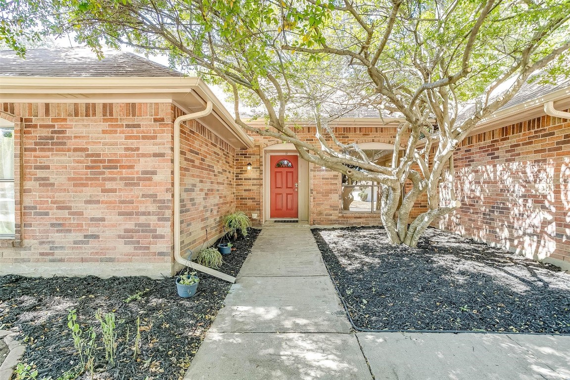 456 Meadowhill Drive Benbrook TX 76126