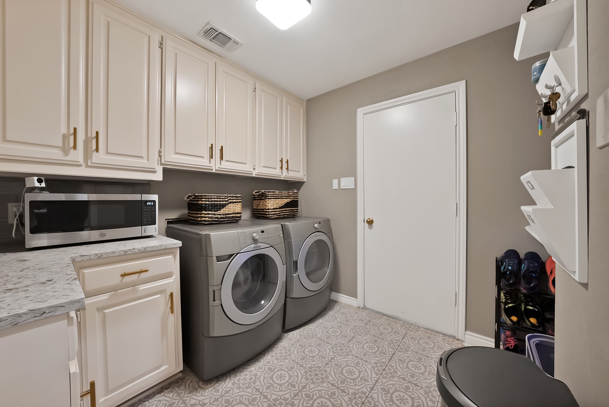 2907 Arbor Oaks Drive Arlington TX 76006