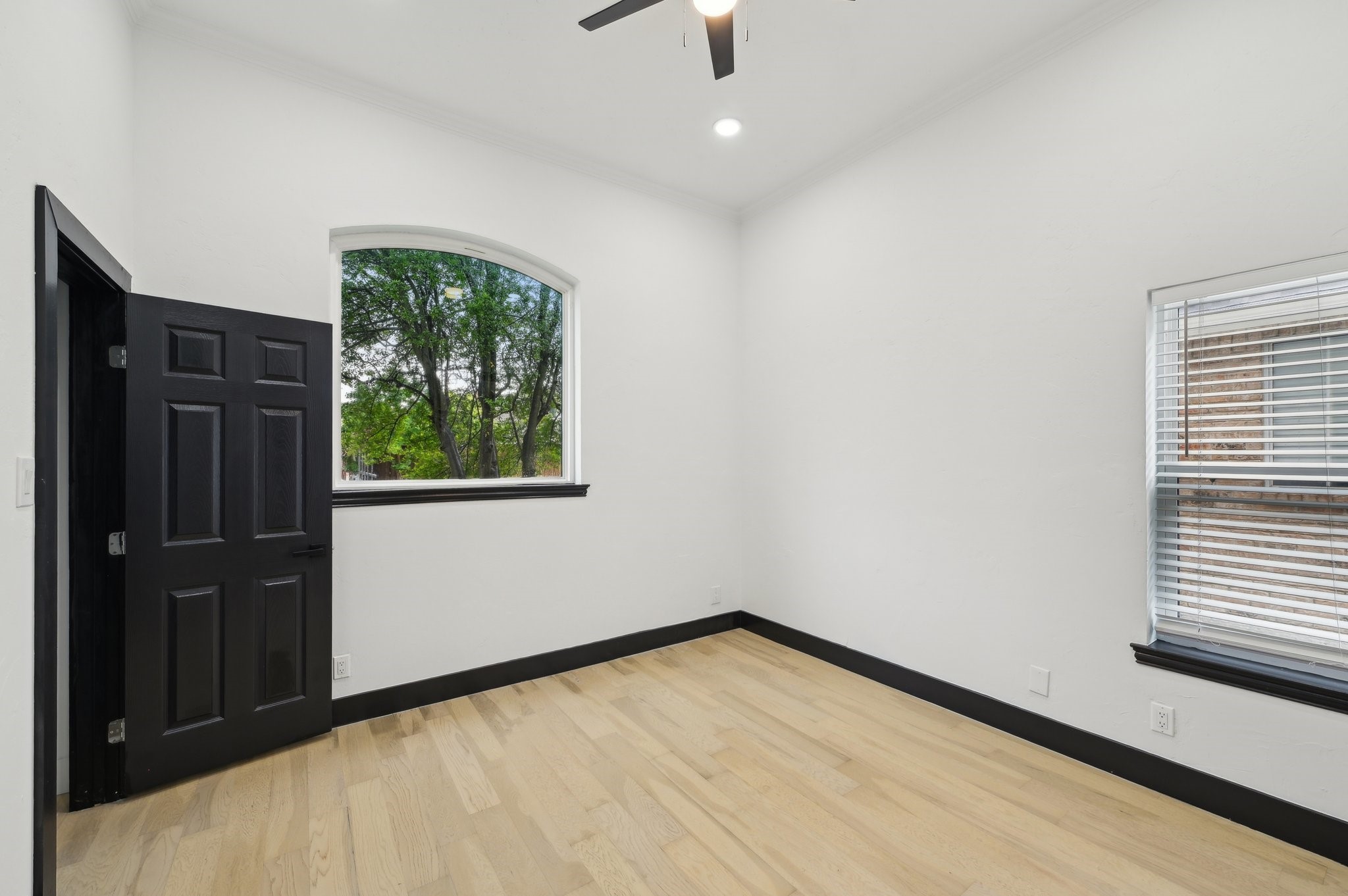 4219 Hollow Oak Drive Dallas TX 75287