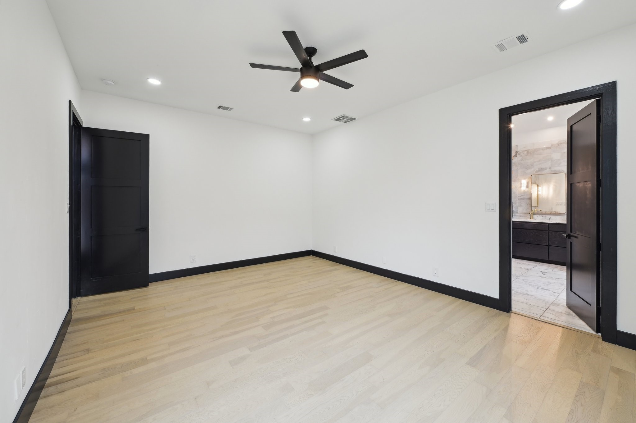 4219 Hollow Oak Drive Dallas TX 75287
