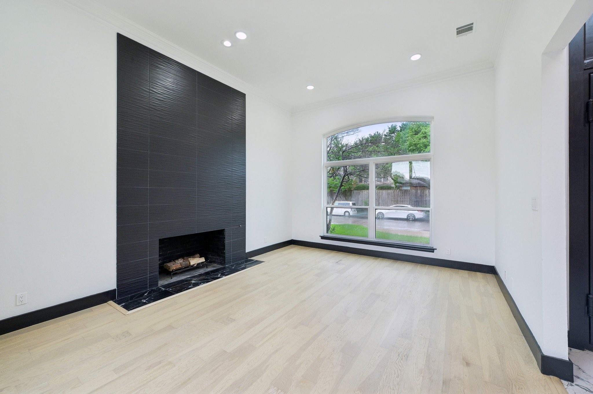 4219 Hollow Oak Drive Dallas TX 75287