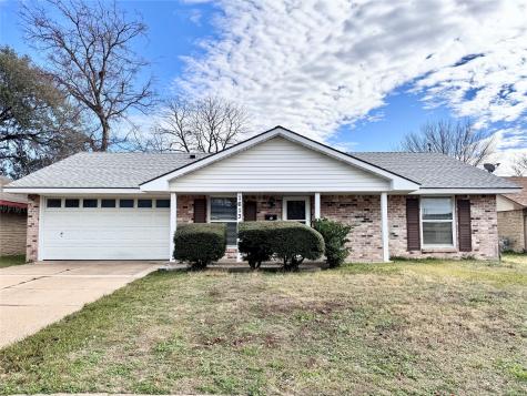 1613 Squire Court Grand Prairie TX 75051